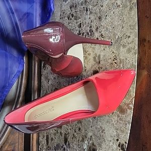 Shoedazxle size 11 heels.